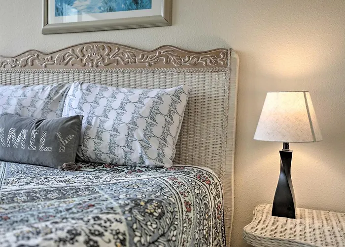 Hilo Condo With Pool Steps From Carlsmith Beach Park