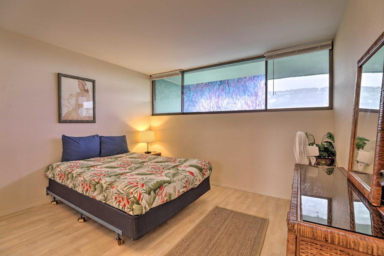 Apartment With Pool Steps From Carlsmith Park