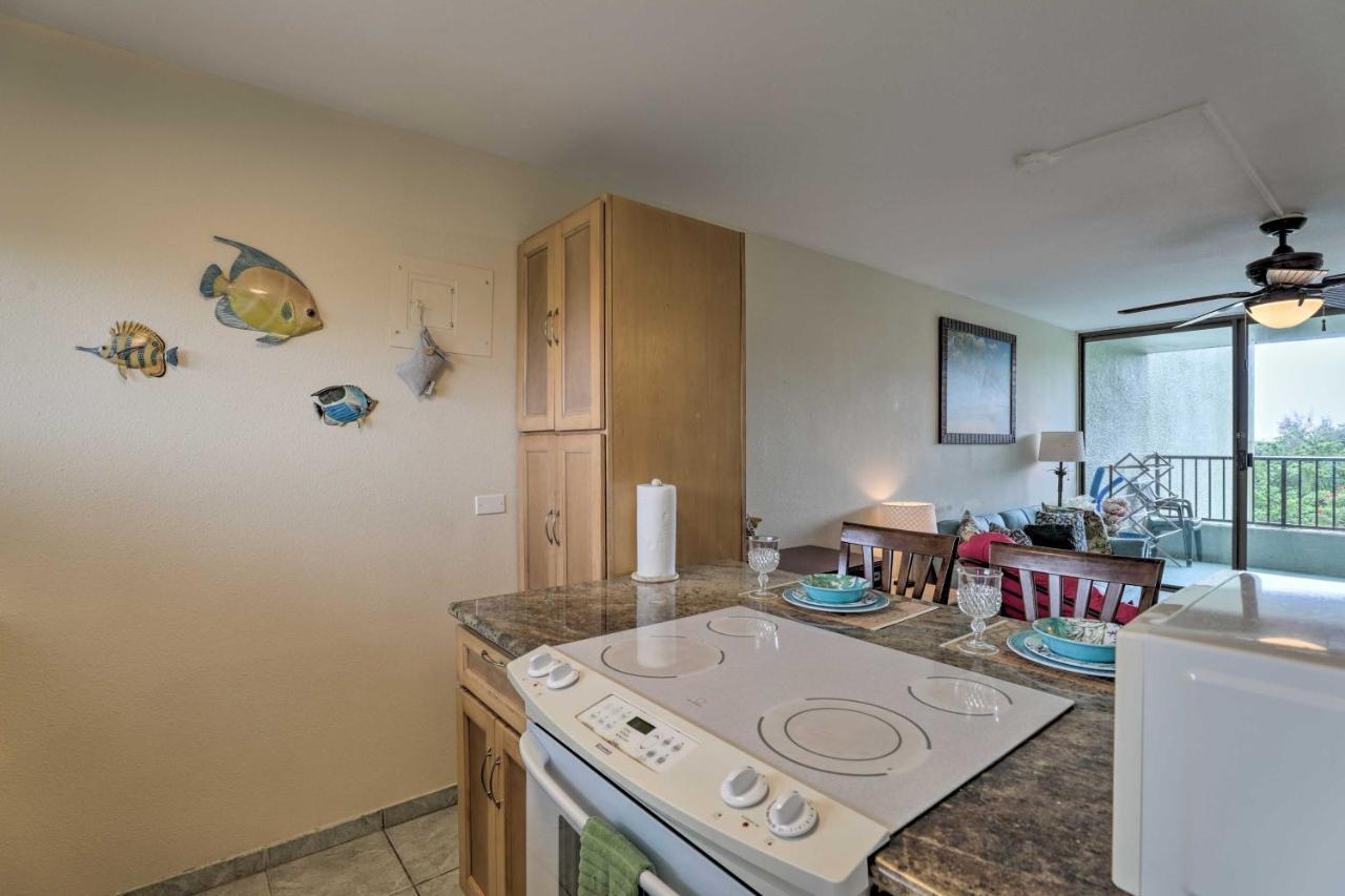 With Pool Steps From Carlsmith Park Apartment Hilo